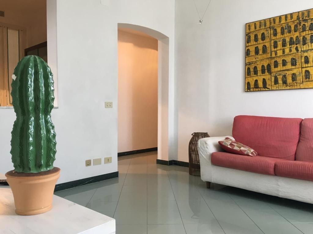 Relax In Darsena - Savona Apartment Luaran gambar
